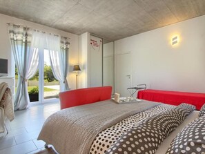 4 bedrooms, iron/ironing board, free WiFi, bed sheets - Villa Windrose with pool in Pula, Istrien (Krnica)