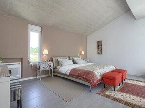 4 Schlafzimmer, Bügeleisen/Bügelbrett, kostenloses WLAN, Bettwäsche