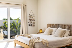 Deluxe Villa (2) | Soundproofing, travel crib, free WiFi, bed sheets