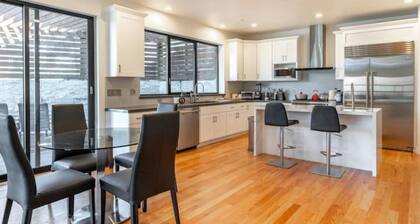 ULTRA LUXE Lafayette Modern House Brand NEW