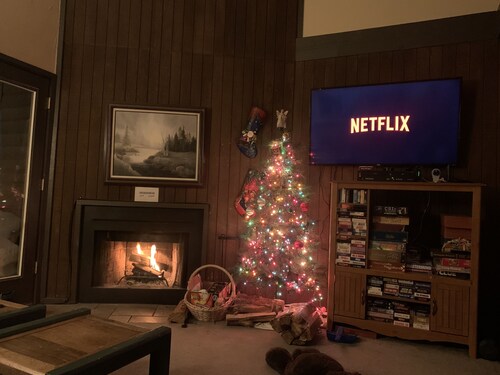 1 bedroom + loft bedroom just off Giant Steps lift