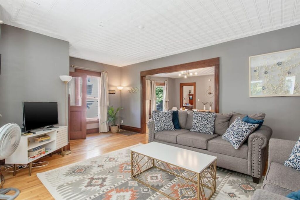 Smart TV, chimenea, Netflix y Hulu 