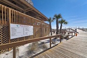 Property grounds - Pet🐾Friendly-Heart of Destin w/5 Pools+3 Hot Tubs-Sandpiper Cove 2017 (Destin)