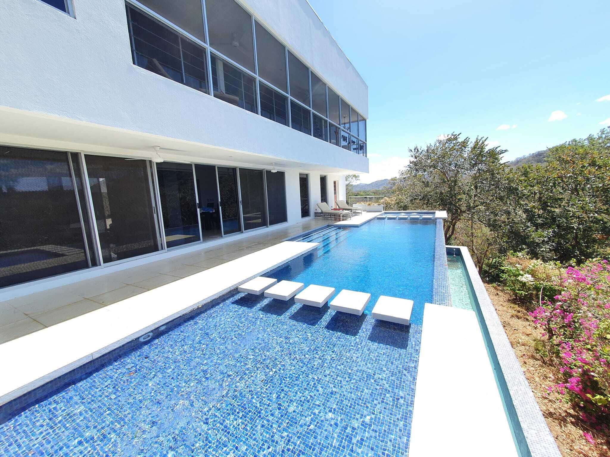 Außenpool, Infinity-Pool