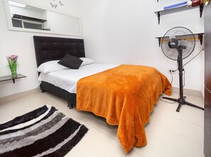 5 bedrooms, WiFi, bed sheets