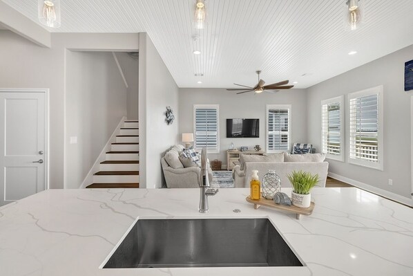 House, 3 Bedrooms | Private kitchen | Fridge, oven, coffee/tea maker, toaster - Fishermans Delight 3 Bedroom Home by RedAwning (Port Bolivar)