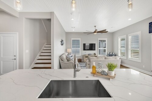 Fishermans Delight 3 Bedroom Home by RedAwning