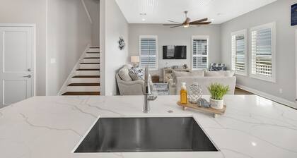 Fishermans Delight 3 Bedroom Home by RedAwning