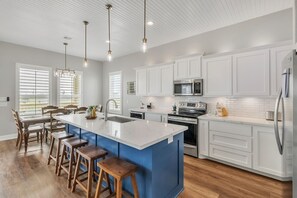 Private kitchen - Fishermans Delight 3 Bedroom Home by RedAwning (Port Bolivar)