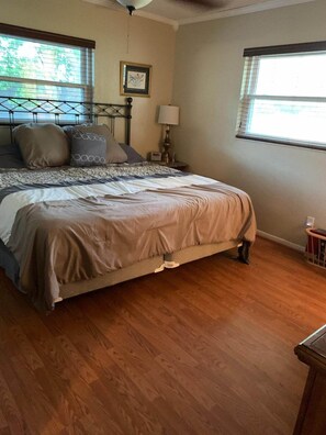 3 Schlafzimmer, Reisekinderbett, kostenloses WLAN, Bettwäsche