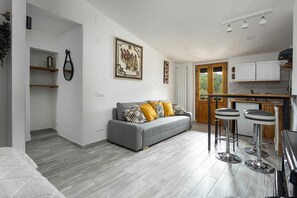 TV - LOFT DELUXE MAGNOLIA   OVINDOLI (OVINDOLI)