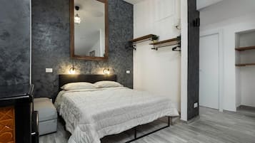 1 bedroom, bed sheets
