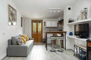 TV - LOFT DELUXE MAGNOLIA   OVINDOLI (OVINDOLI)