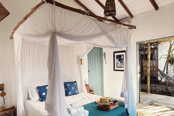 Deluxe Cabin, 1 Bedroom, Bathtub, Garden Area | Individually decorated, free WiFi, bed sheets