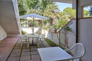 Outdoor dining - M333 - Marcelli, cozy two-room apartment 200 meters from the beach (Marcelli)