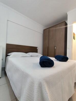 2 bedrooms, laptop workspace, iron/ironing board, free WiFi - Pé na areia do Guarujá - Praia do Tombo (5-E) (Guarujá)