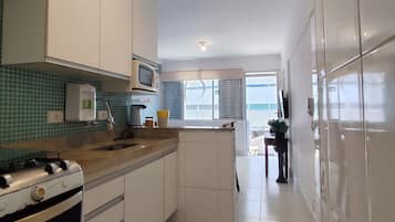 Apartment | Private kitchen | Fridge, microwave, oven, blender