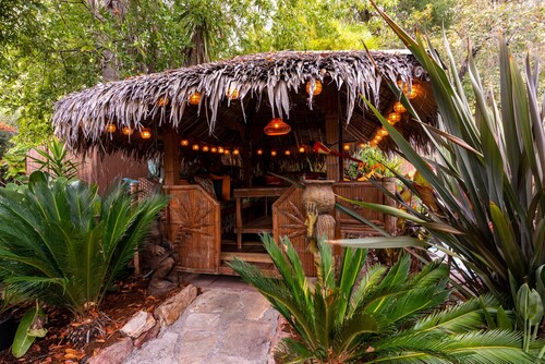 Rocktop Lodge ~ Riverfront Lodge with hot tub, great views. private pool