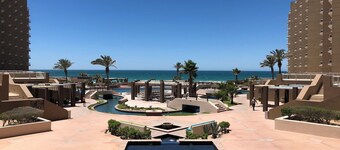 STUNNING, Newly Renovated, Oceanfront Condo- Sleeps 6.