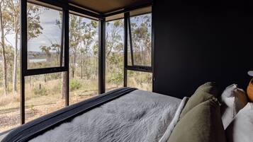 Moy, One Bedroom, Off-Grid WanderPod | 1 bedroom, premium bedding, pillowtop beds, free WiFi