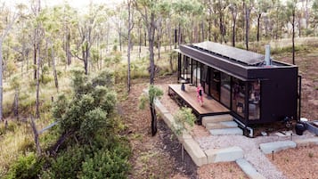 Moy, One Bedroom, Off-Grid WanderPod | Terrace/patio