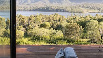 Flintoff, Two Bedroom, Off-Grid WanderPod | Premium bedding, pillowtop beds, free WiFi, bed sheets