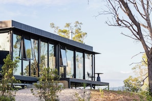 Ropa de cama de alta calidad, colchones con pillow-top y wifi gratis