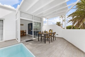 Outdoor dining - Villa Nico by Escape Home (Puerto del Carmen)
