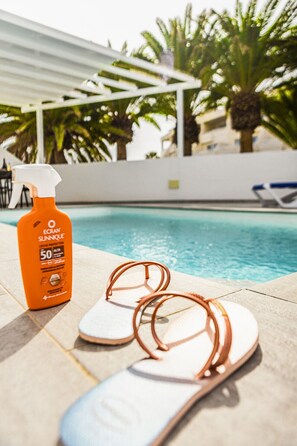 Pool - Villa Nico by Escape Home (Puerto del Carmen)