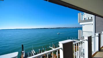 Condo, 2 Bedrooms | Property grounds