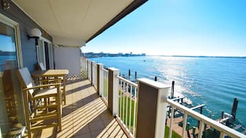 Condo, 2 Bedrooms | Property grounds