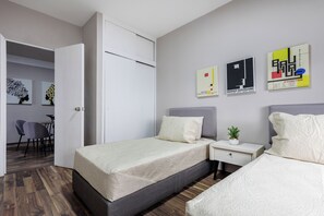 2 soverom, strykejern/-brett, wi-fi (inkludert) og sengetøy