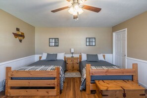 3 bedrooms, desk, iron/ironing board, travel crib