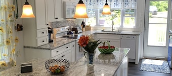 Newly Remodeled Pocono Lakefront Cottage on Private Lake Ariel!