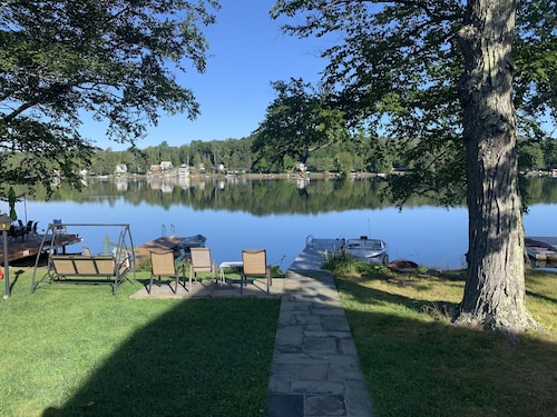Newly Remodeled Pocono Lakefront Cottage on Private Lake Ariel!