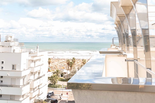 In-room safe, desk, free WiFi, bed sheets