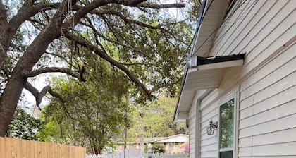 Lux Studio W Kitchenette Pets are allowed