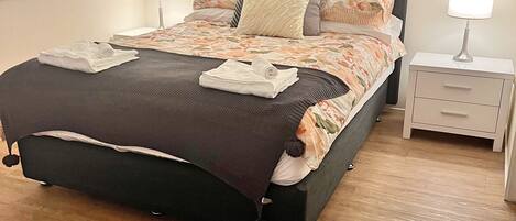 1 bedroom, iron/ironing board, free WiFi