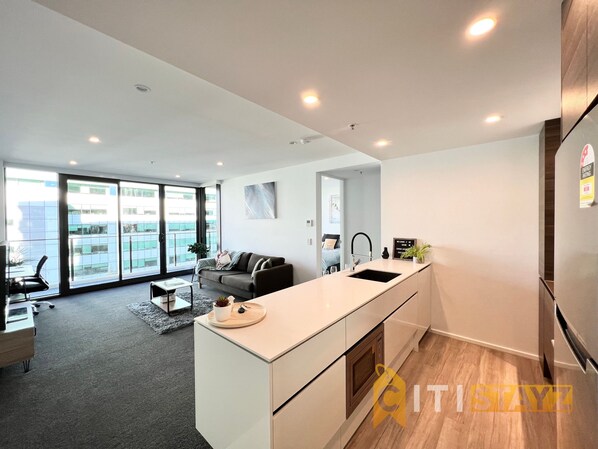 Interior - Light & Lovely in Canberra's CBD - 1BR Apt w/Carsp (Canberra)