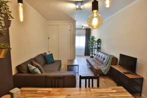 TV - Condo with pool, A/C & sea view and balcony (Albufeira)