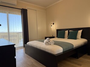 1 quarto, ferros/tábuas de passar roupa, acesso à internet