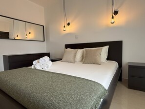 1 chambre, fer et planche à repasser, accès Internet, draps fournis