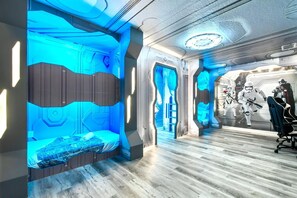 10 bedrooms, iron/ironing board, WiFi, bed sheets - Star Wars Room~Avatar Theater & Marvel Gameroom! (Kissimmee)