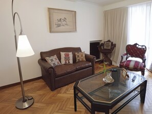 Smart TV, videojuegos, biblioteca de música, monitor de computadora