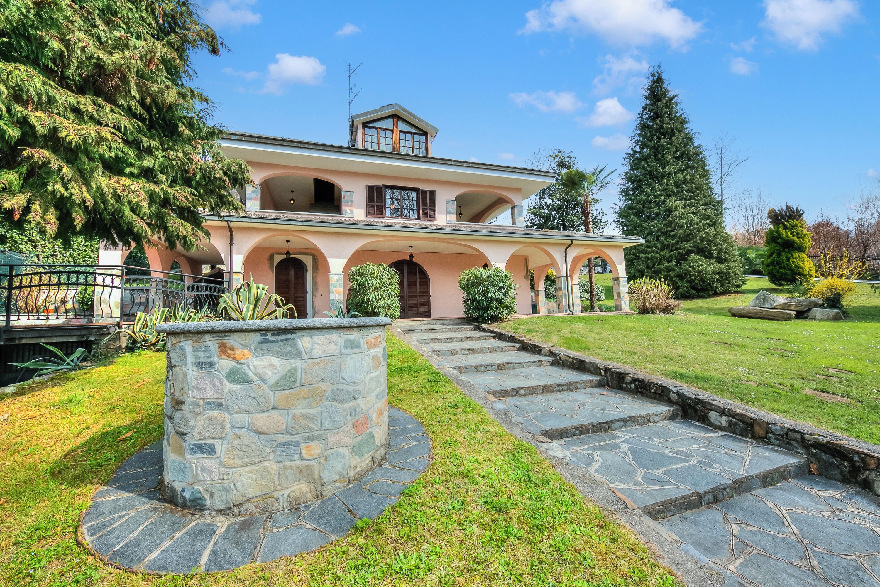 Casa familiare, camere multiple, lato lago (Casa Serena park and Lake View) | Esterni