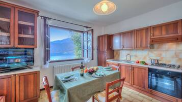 Familienhaus, Mehrere Schlafzimmer, Seeseite (Casa Serena park and Lake View) | Eigene KĂŒche