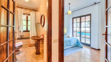 Rumah Keluarga, beberapa kamar, tepi danau (Casa Serena park and Lake View) | 1 kamar tidur, kedap suara, setrika/meja setrika, dan Wi-Fi gratis
