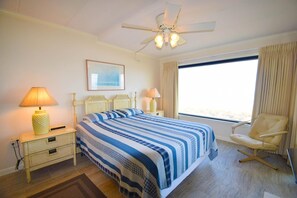 Condo, 2 phòng ngủ | 2 phòng ngủ, bàn ủi/dụng cụ ủi quần áo 