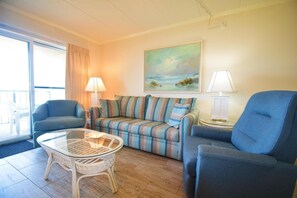 Condo, 2 phòng ngủ | Khu phòng khách