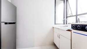 Fridge, microwave, oven, stovetop - Lovely 2BR Apartment in Roma Condesa (Mexico City)